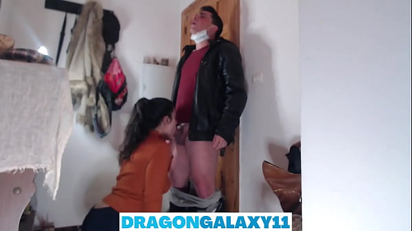 Fuck my Towel Falls off in front of the Delivery Man