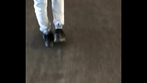 Pegacao com o mlk que fiquei flertando dentro do trem, mamei dentro do banheiro