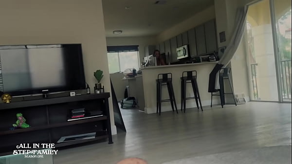 All In The Step-Family S1:E3 - StepMomMakes A Mess - 3of3