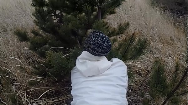 Teasing milf gets her ass fucked at the beach