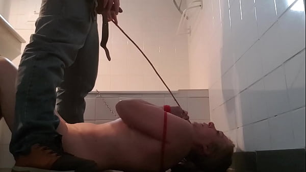 Séance de dressage et badine pour l'esclave F 2024 01 12