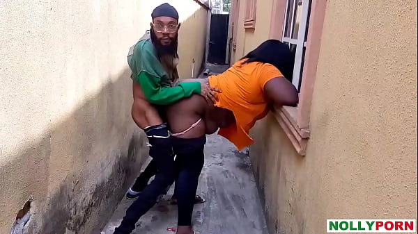 Strawberry Tripsy Caught Fucking Landlord's At The Backyard Publicly