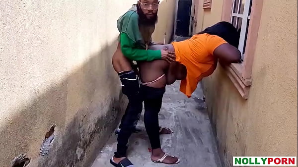 Strawberry Tripsy Caught Fucking Landlord's At The Backyard Publicly