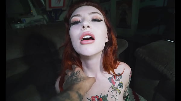 Ruiva tatuada e sem amor leva uma foda BBC - FlightLifexxx
