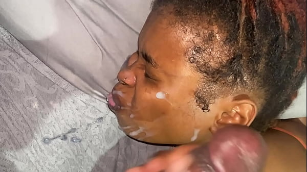 VonMadeEm dá uma gozada gostosa em ToxicBrownSkinn