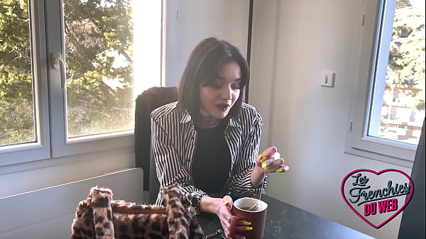 Crystal et Manéa, deux coquines qui adorent le sexe