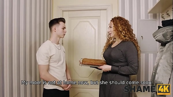 SHAME4K. Amazing bombshell doesnt care that neighbor is innocent boy