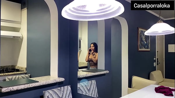 Karen oliver se vinga da amiga safada.colocando ela para foder com dois negao enquanto ela coxila