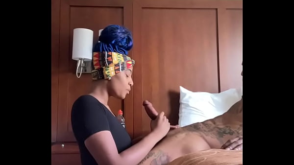 GakTrizzy fucking a transexual transvistite