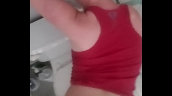 Dando todo o BBC no banheiro da irmã