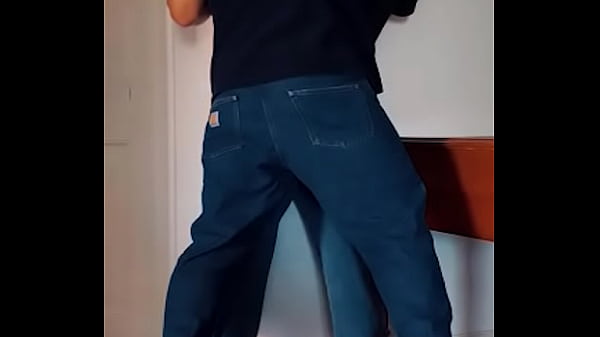 Follando a mi compañero de estudios en la biblioteca