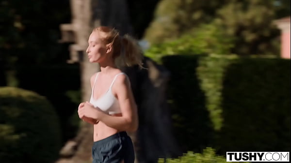 TUSHY Reformed Bad Girl Kelly Get Bored Being Good