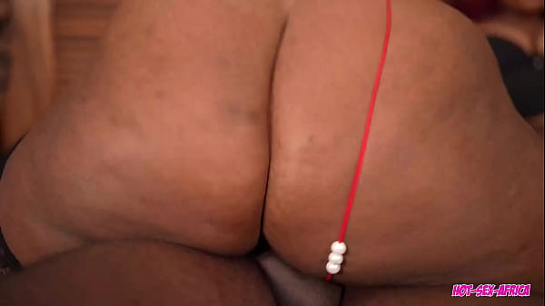 je baise les 2 meilleures amis de ma daronne