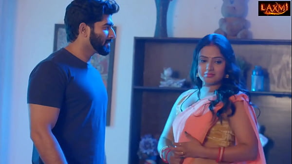 Indiana bunda grande gostosa madrasta massagem e seduzindo seu enteado para satisfazê-la e foder sua bunda grande real Hindi Desi vídeo de sexo