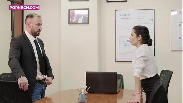 Hot bitch mature latina fucking with the young boy of the office with a big cock Bianka Blue, Tommy Cabrio anal rough real sex by PORNBCN 4K