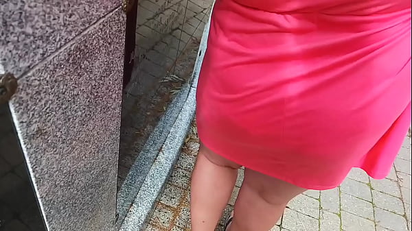 Homemade amature outdoors. Rad Brad Milf gets pussy fucked and throats cock part 1