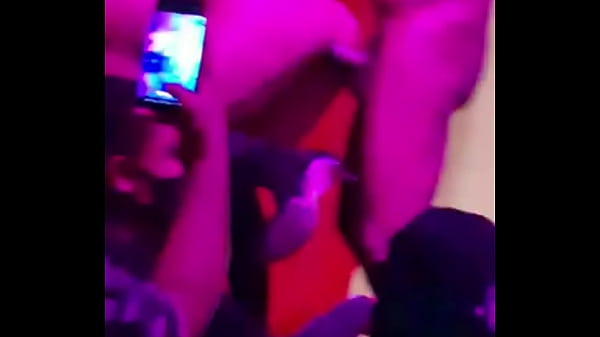 Katharine Madrid levando pau do kidbengala em Belém do Pará