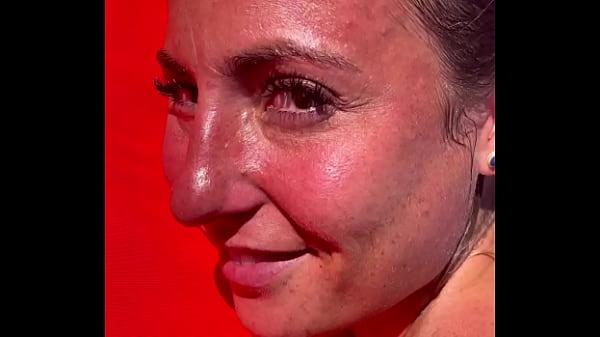 Hey guys! Who wants to rub my back in oil? Thumbnail