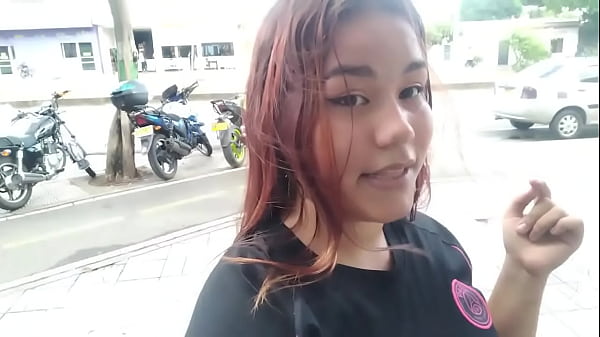 MI JEFE TIENE UNA ESPOSA MUY SEXY, TANTO QUE ME LA FOLLO EN MI LUGAR DE TRABAJO