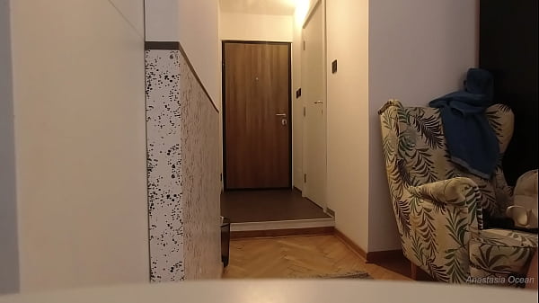 I met delivery guy naked. He did not want to go away.