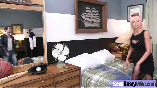 Hot Wife With Big Boobs Bang Hard On Cam mov-17