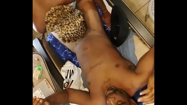Getting Some Head And Feeling inside Her Pussy