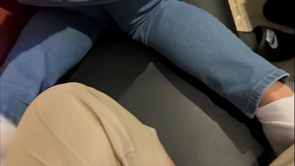 【彼女とカラオケでハメ撮り】ホテルまで待てずにここでシようってお願いしたら恥ずかしがりながら、、