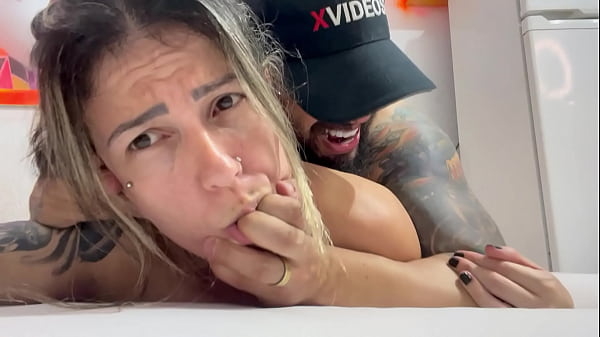 Quando pega daquele jeito q você sente tudo dentro com o pau latejando eu quase gozando!