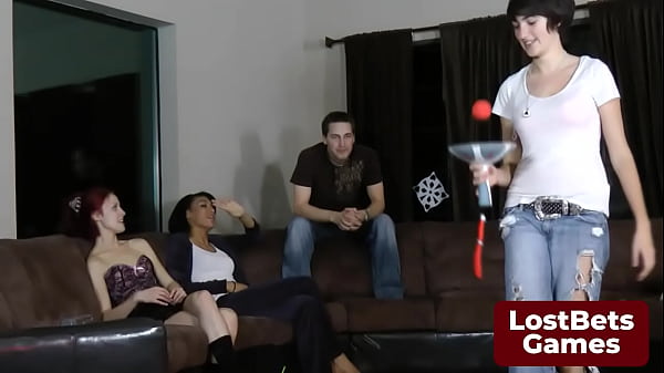 O perdedor deste jogo de Strip Juggleballs vai foder Dante no final