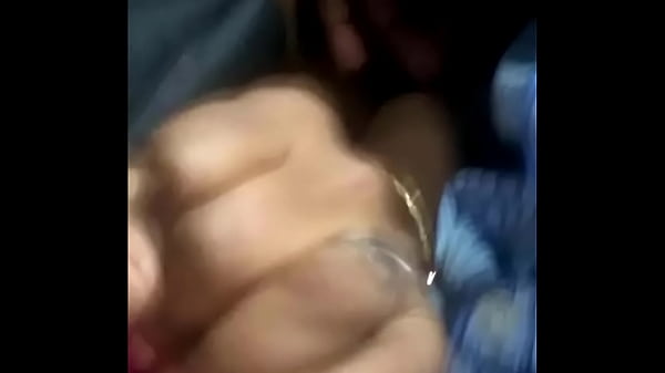 बस में चाची की चूत