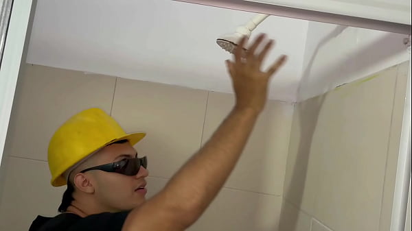 Que mejor regalo a mi hermanastra que mi polla dura.