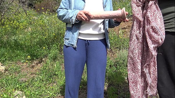 milf amadora árabe compra dildo grande na arábia saudita