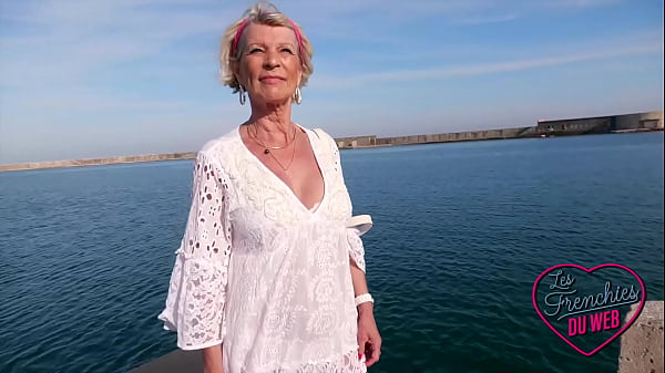Eva, cougar de 70ans qui adore se faire baiser
