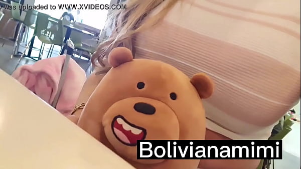 Sem calcinha no aeroporto de Cancun    Video completo no bolivianamimi.tv