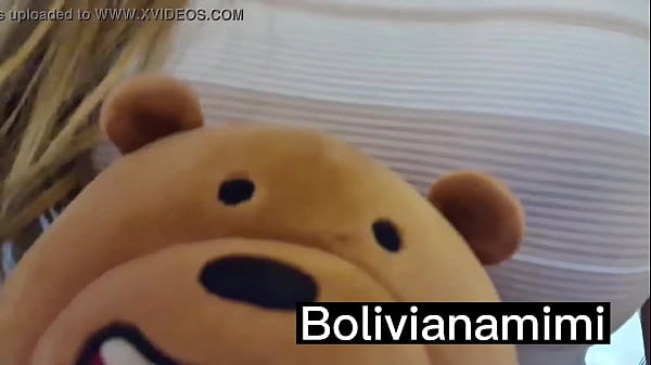 Sem calcinha no aeroporto de Cancun    Video completo no bolivianamimi.tv