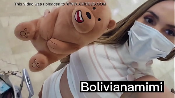 Sem calcinha no aeroporto de Cancun    Video completo no bolivianamimi.tv