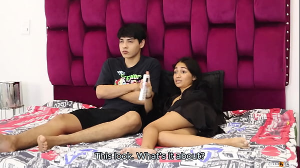 I WATCH TV WITH MY STEPSISTER AND SUCK MY COCK