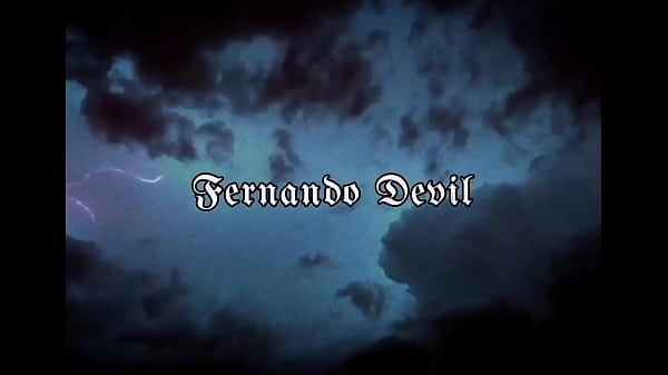 TBT Patrão Urso Domina Homens no Sigilo (COMPLETO NO XV E SHEER) Dono do mercado é casado mas no sigilo usa app pra dominar os novinhos, gozou e mijou em mim marcando territorio