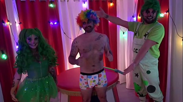 HARDCORE CLOWN FUCKFEST ENDS WITH DOUBLE FACIAL Thumbnail