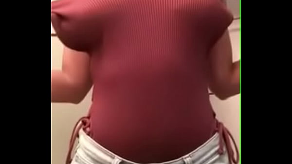 Girl shows her body Thumbnail