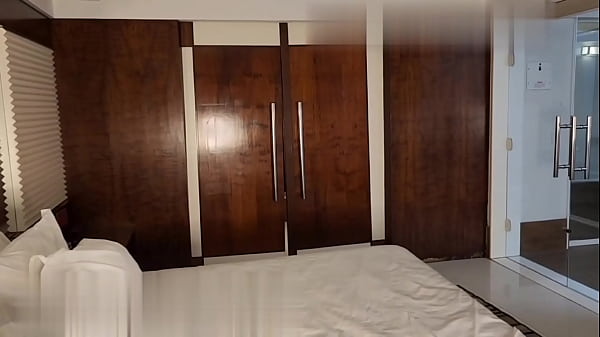 A Safada trans fode a buceta grande com gosto