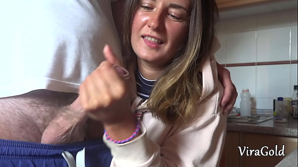 Quick Homemade Handjob from Sexy Camilla Moon with Lot A Cum