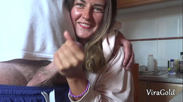 Quick Homemade Handjob from Sexy Camilla Moon with Lot A Cum