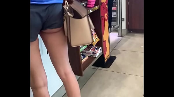 Girl showing her ass Thumbnail