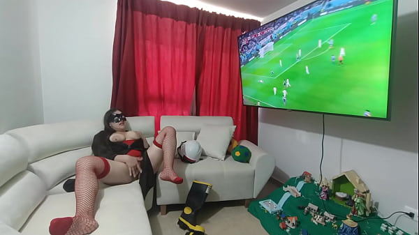 Arquiteta latina vadia Valery se masturba para partidas de futebol da Copa do Mundo Desi Bhabhi