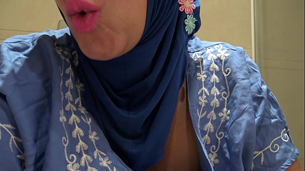 kinky arab milf hairy pussy pissing