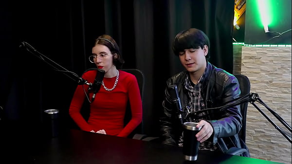 Curtia se exibir bem novinha, a pandemia lançou mulheres no pornô, contou pra mãe, e quando vendeu seu primeiro nude… – Yastrixx & Dixon (WATCH ON: SHEER/RED)