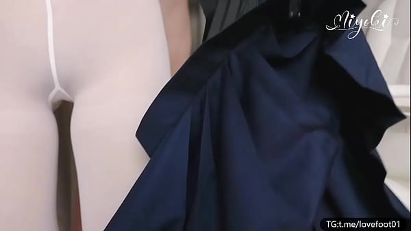 铃木美咲最新作 原神cosplay 神里绫华JK版 白丝足交腿交 多姿势足交腿交 最后射腿上