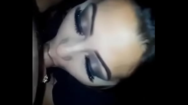 Lil mami adora me chupar