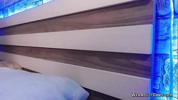 Japanese babe fingers shaved pussy on solo webcam show homemade